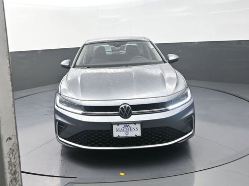 New 2026 Volkswagen Jetta SE image 2