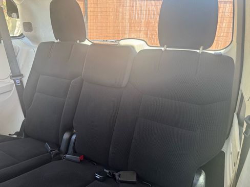 Used 2018 Dodge Grand Caravan SE w/ UConnect Hands-Free Group FWD image 11