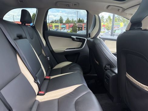 Used 2011 Volvo XC60 T6 AWD/4WD image 19