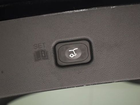 Used 2016 Lincoln MKX Select w/ Select Plus Package image 34