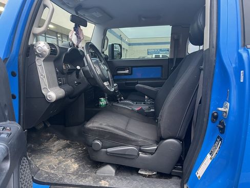 Used 2007 Toyota FJ Cruiser 4WD image 6