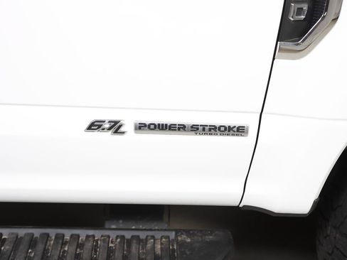 Used 2022 Ford F250 XLT w/ FX4 Off-Road Package AWD/4WD image 7