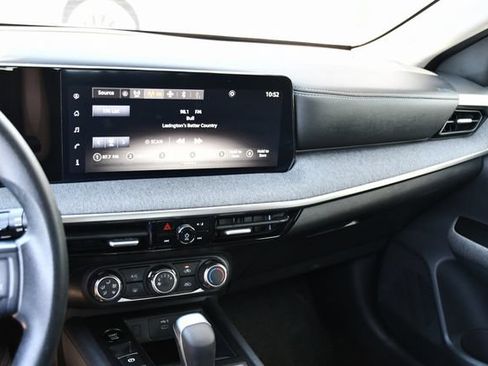 Used 2025 Nissan Kicks SV FWD image 21