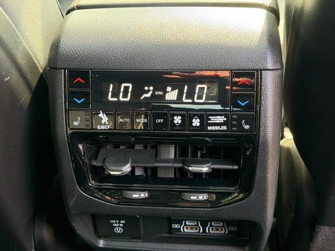 Used 2024 Jeep Grand Cherokee L Summit w/ High Altitude Package AWD/4WD image 16