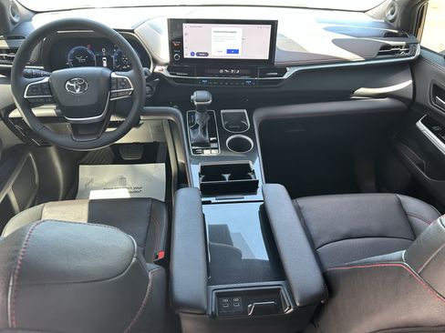 Certified 2025 Toyota Sienna XSE w/ XSE Premium Package AWD/4WD image 25
