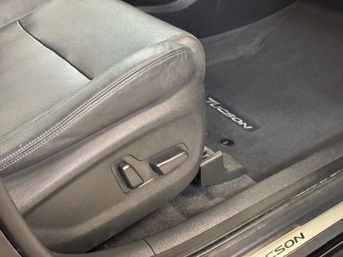 Used 2016 Hyundai Tucson Limited w/ Option Group 03 image 29