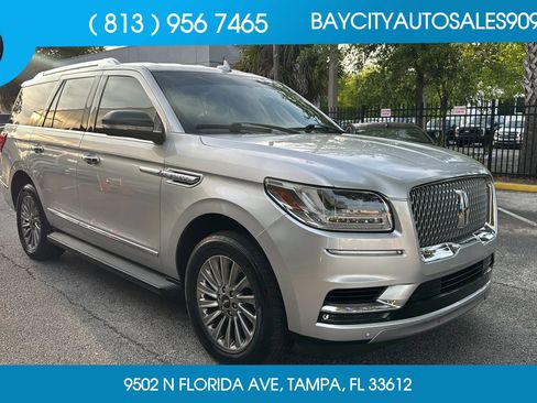 Used 2018 Lincoln Navigator Premiere AWD/4WD image 1