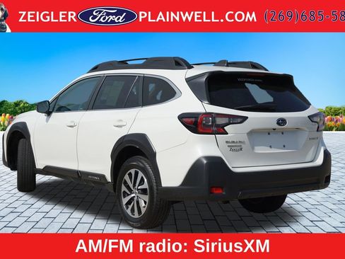Used 2023 Subaru Outback Premium AWD/4WD image 3