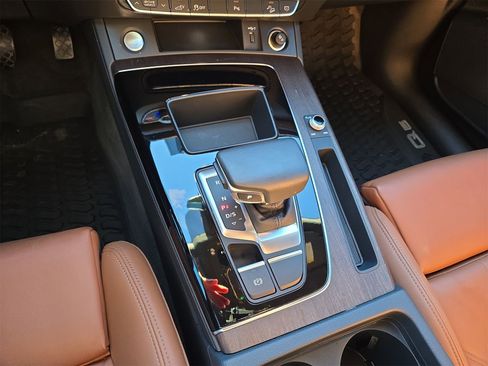Certified 2024 Audi Q5 e Premium image 22