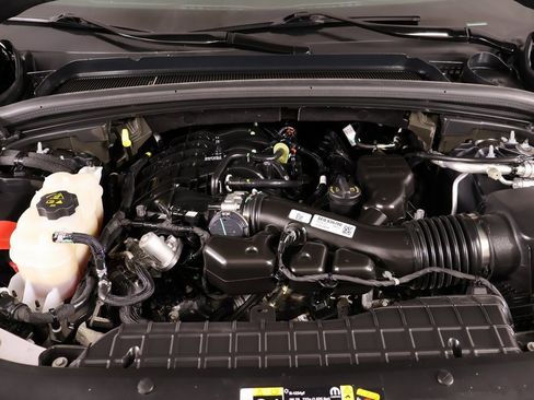 Used 2023 Jeep Grand Cherokee Altitude image 19