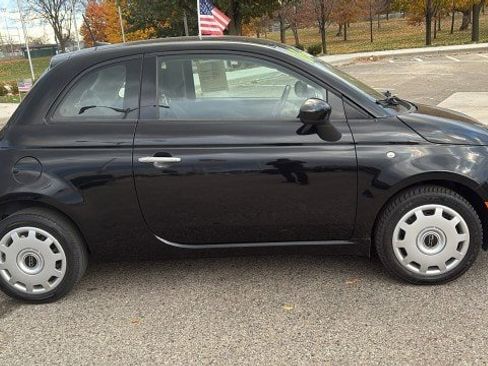 Used 2016 FIAT 500 Pop image 2
