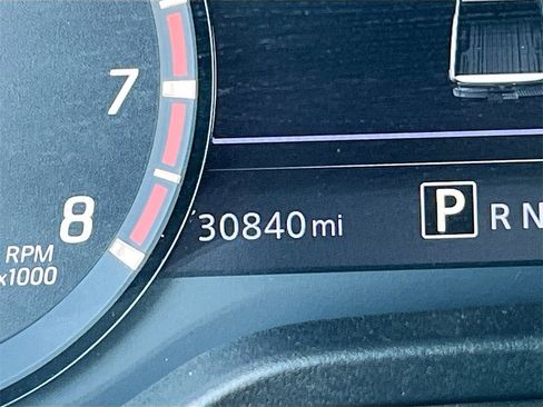 Used 2023 Nissan Titan PRO-4X w/ Pro-4x Convenience Package image 12