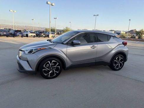 Certified 2019 Toyota C-HR Limited FWD image 8