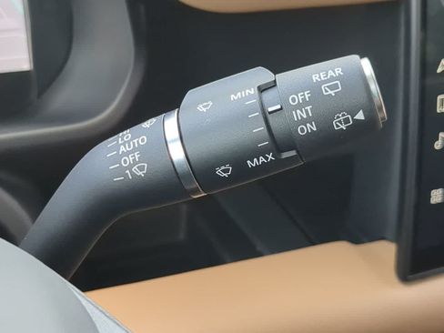 Certified 2025 Land Rover Defender 130 S AWD/4WD image 28
