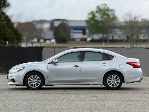 Used 2017 Nissan Altima 2.5 S w/ Power Driver Seat Package image 8