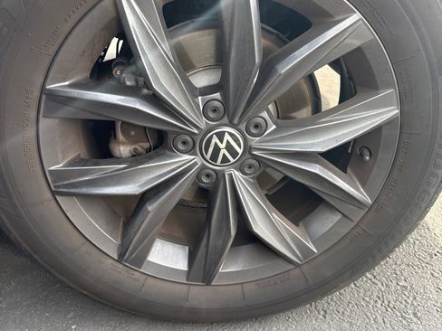 Used 2023 Volkswagen Tiguan SE image 25