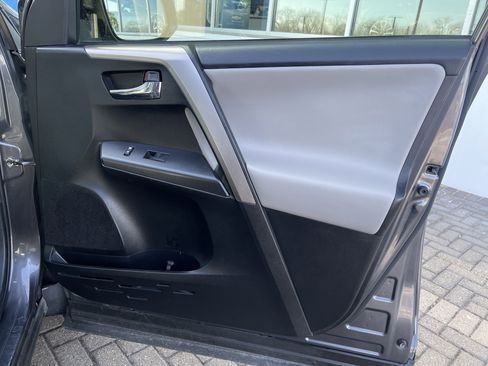 Used 2018 Toyota RAV4 XLE w/ Plus Extra Value Package image 32