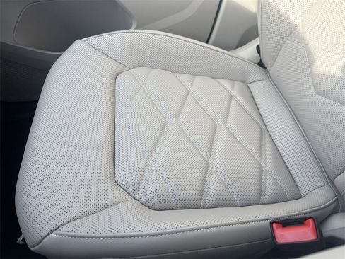 New 2026 Volkswagen Atlas SE image 43