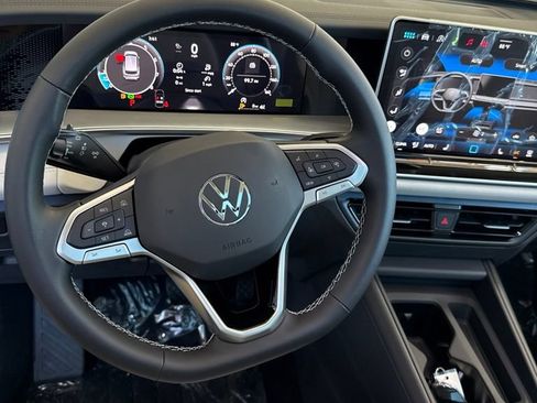 New 2026 Volkswagen Tiguan SE AWD/4WD image 24