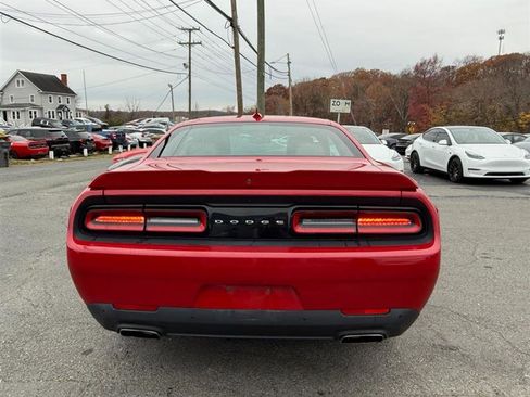 Used 2017 Dodge Challenger GT w/ Driver Convenience Group image 4