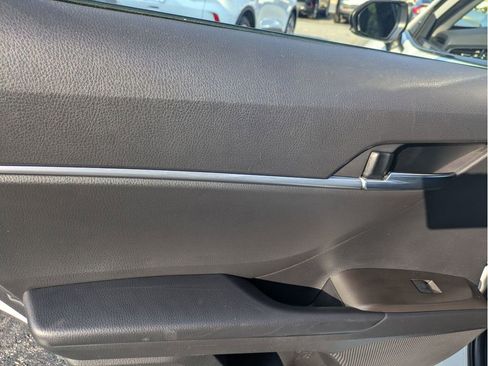 Used 2023 Toyota Camry SE image 30