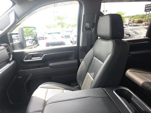 Used 2025 Chevrolet Silverado 3500 LTZ AWD/4WD image 27