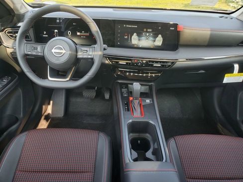 New 2025 Nissan Kicks SR w/ SR Premium Package image 28