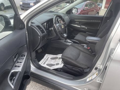 Used 2020 Mitsubishi Outlander Sport SE FWD image 11