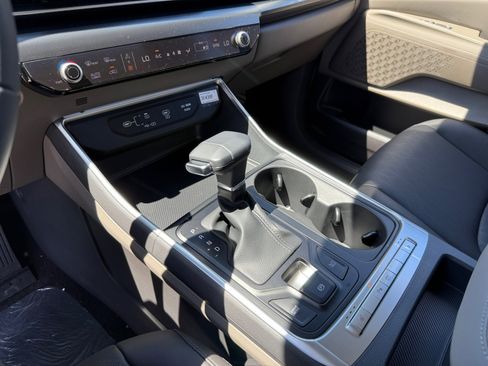 New 2026 Kia Carnival FWD image 13