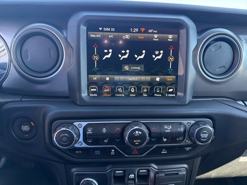 Certified 2023 Jeep Wrangler Unlimited w/ Cold Weather Group AWD/4WD image 24