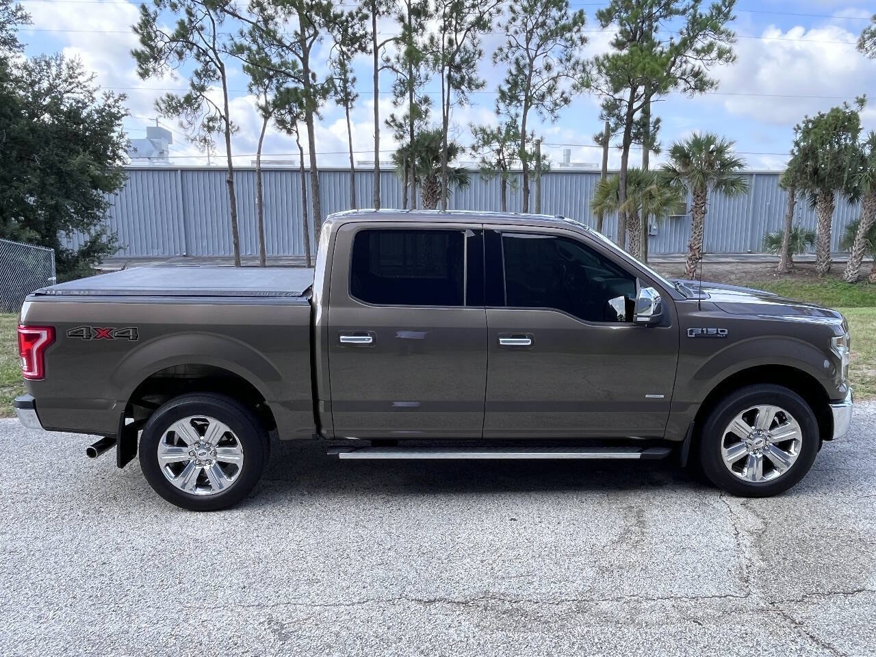 Used 2015 Ford F150 XLT w/ Equipment Group 302A Luxury AWD/4WD image 13