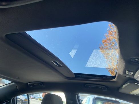 Used 2023 Dodge Charger R/T w/ Blacktop Package image 29