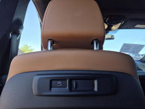 Used 2021 BMW X5 xDrive40i w/ M Sport Package image 18