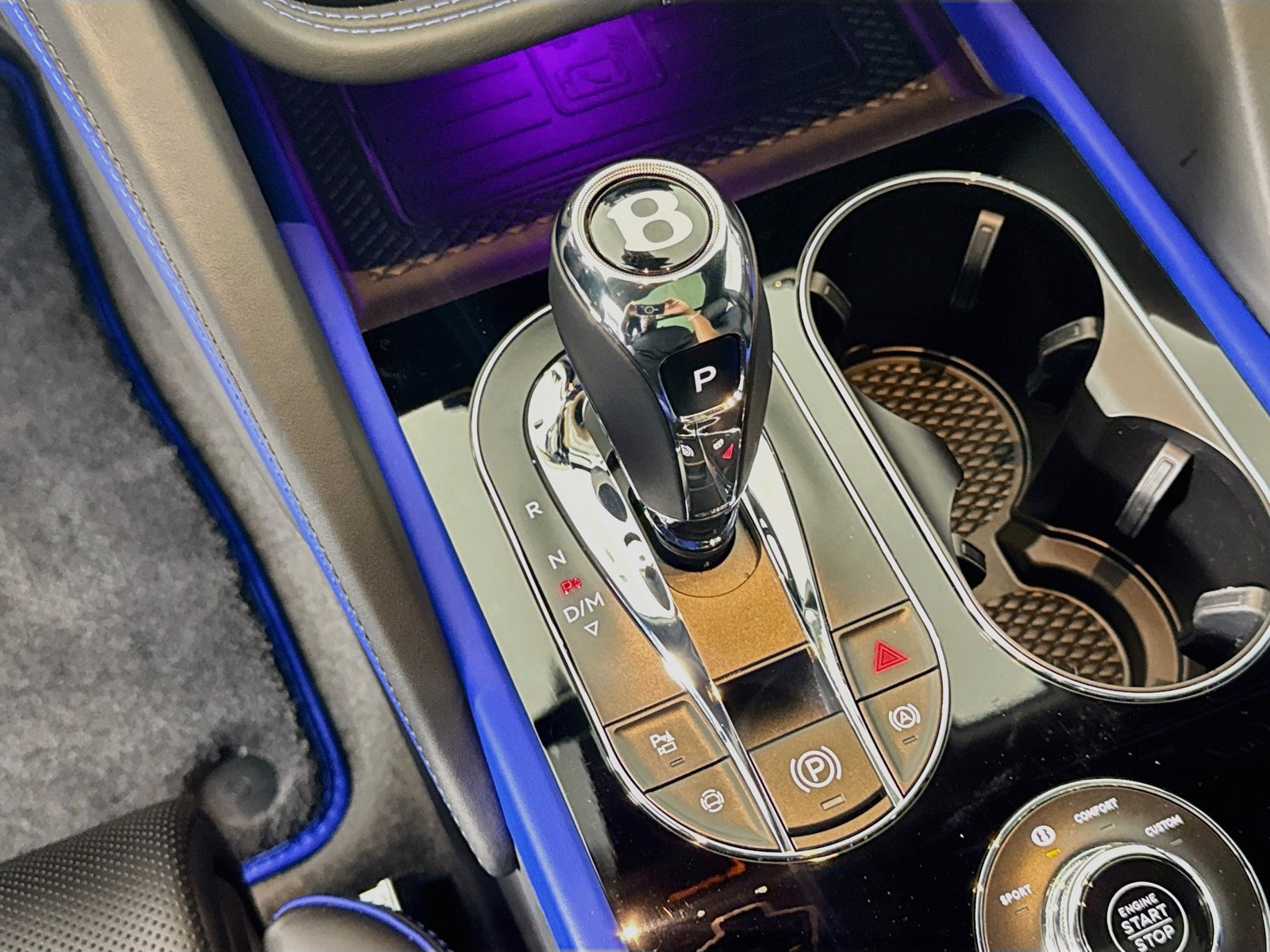 Certified 2025 Bentley Bentayga AWD/4WD image 16
