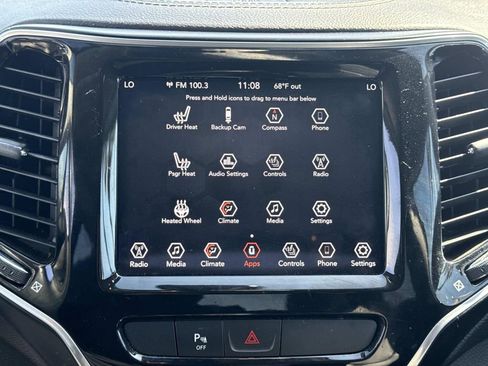 Used 2019 Jeep Cherokee Limited image 24