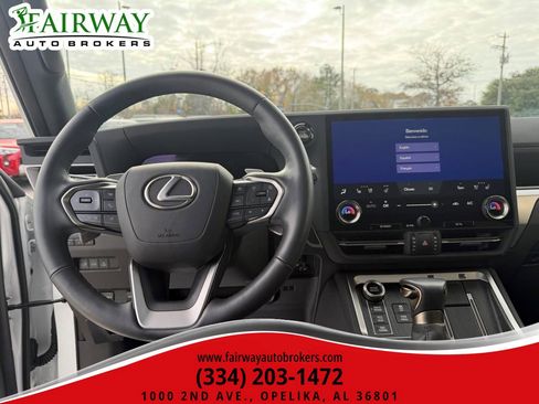 Used 2025 Lexus GX 550 image 19