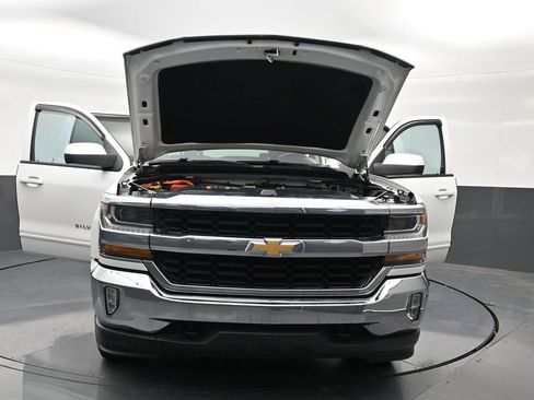 Used 2018 Chevrolet Silverado 1500 LT w/ LT Eassist Package AWD/4WD image 38