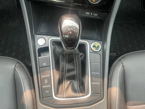 Certified 2024 Volkswagen Jetta SE FWD image 17