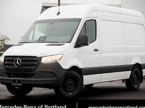 Used 2025 Mercedes-Benz Sprinter 2500 image 1