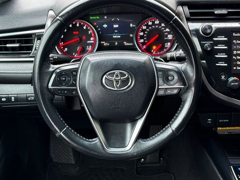 Used 2018 Toyota Camry XSE image 18