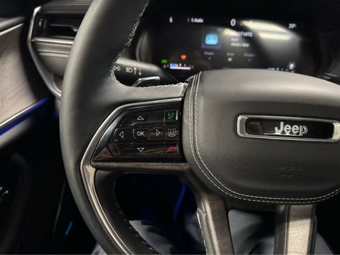 Used 2024 Jeep Grand Cherokee L Overland w/ Trailer Tow Package image 19