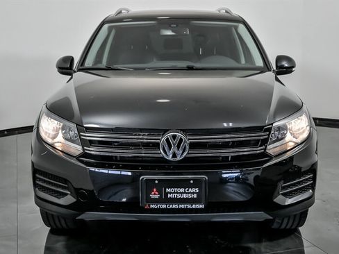 Used 2017 Volkswagen Tiguan Wolfsburg Edition AWD/4WD image 4
