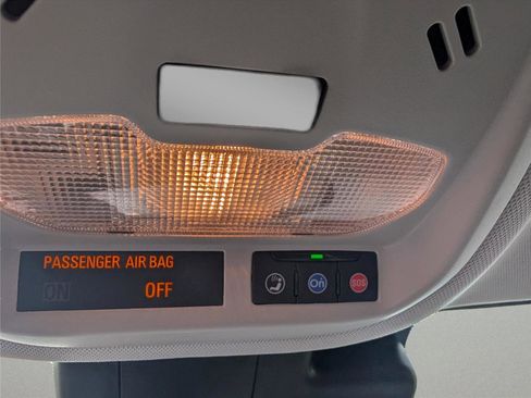 Used 2025 Chevrolet Trax LT image 13