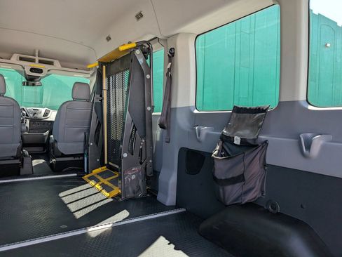 Used 2018 Ford Transit 350 XL RWD image 20
