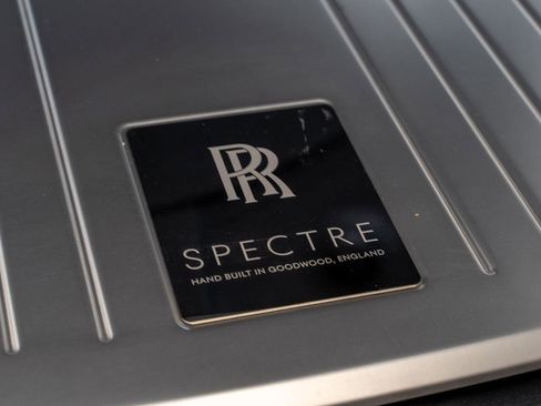 Used 2026 Rolls-Royce Spectre image 33