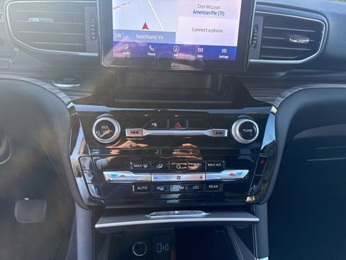 Used 2024 Ford Explorer Limited image 20