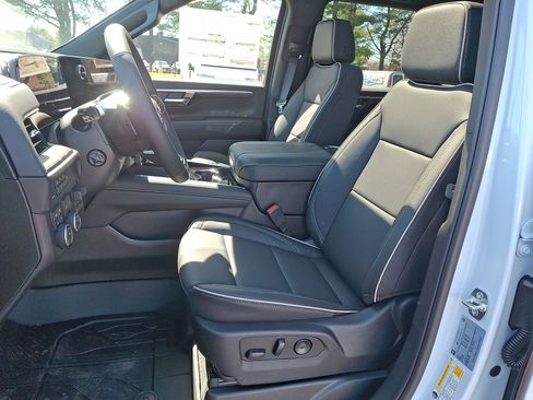 New 2026 Chevrolet Suburban Premier w/ Sun And Tow Package AWD/4WD image 14