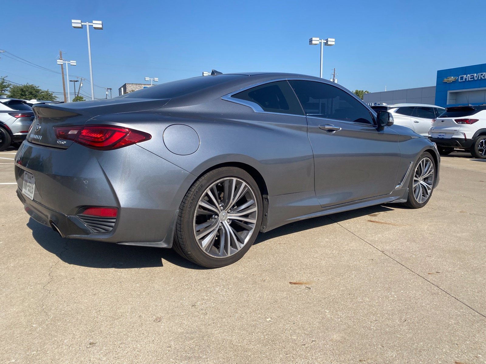 Used 2019 INFINITI Q60 3.0t Luxe w/ Essential Package RWD image 2