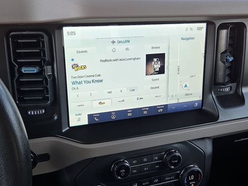 Used 2023 Ford Bronco Wildtrak AWD/4WD image 19