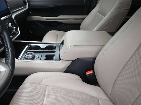 Used 2022 Ford Expedition XLT RWD image 21